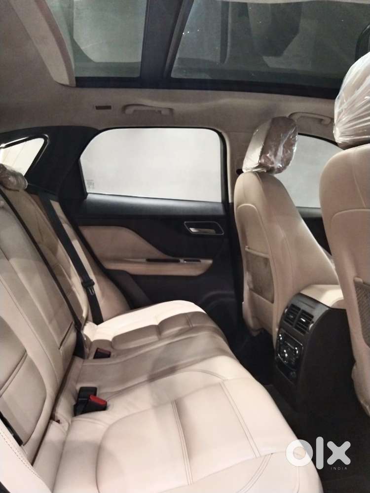 Jaguar F-pace Prestige 2.0 Petrol, 2019, Petrol