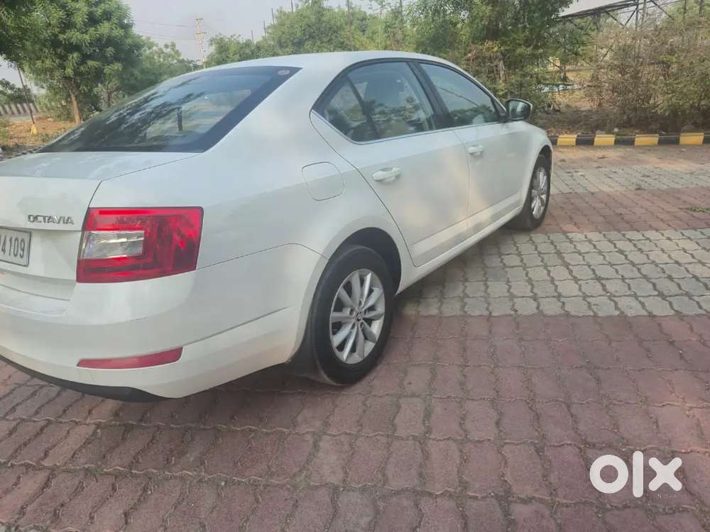 Skoda Octavia 2015 Diesel 122000 Km Driven