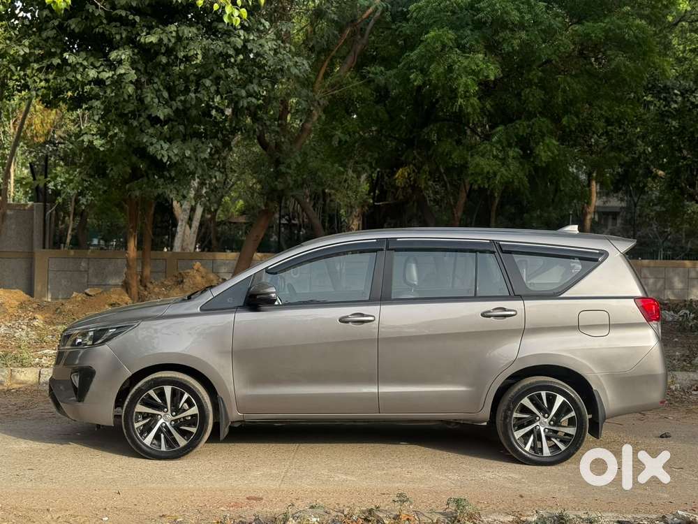 Toyota Innova Crysta 2.4 G Mt 7 Str, 2022, Diesel