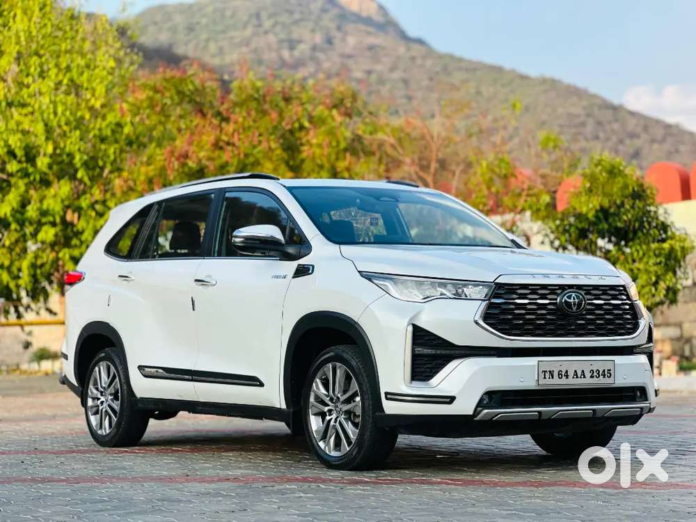 Toyota Innova Hycross Zx Hybrid Just 26000km