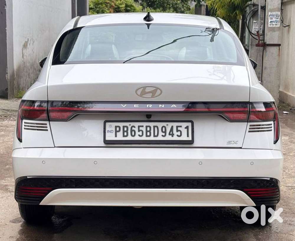 Hyundai Verna, 2023, Petrol