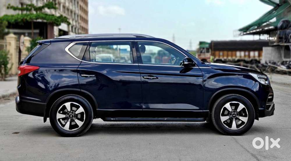 Mahindra Alturas G4 4x2 At, 2020, Petrol