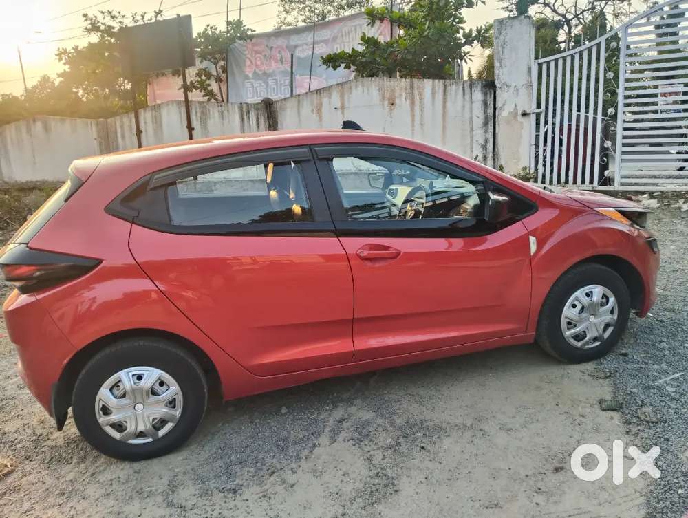 Tata Altroz 1.2 Xe 2020 Petrol Manual