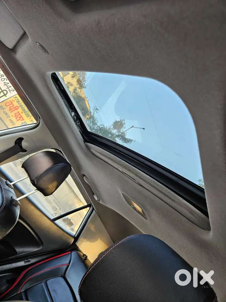 2022 Model Venue 
Sx Optional Diesel
Sunroof