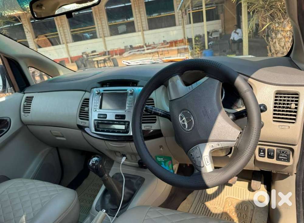 Toyota Innova 2.5 Z Diesel 7 Seater Bs Iv, 2014, Diesel