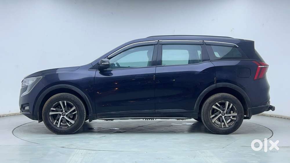 Mahindra Xuv700 2.0 Ax 5 Petrol Mt Str, 2022, Petrol