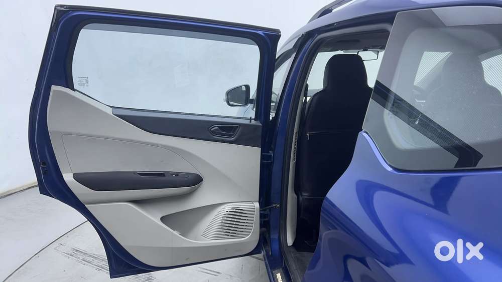 Renault Triber Rxz, 2020, Petrol