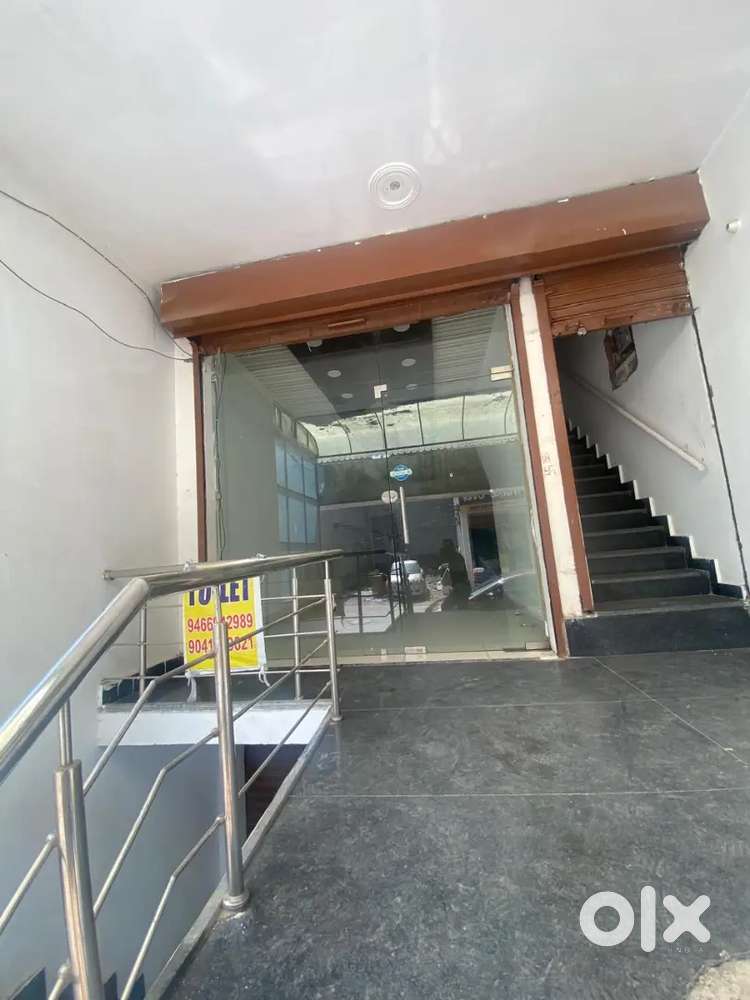 Ground floor available for rent 14x62
