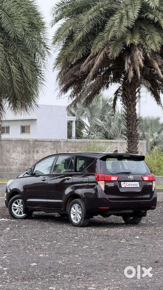 Toyota Innova Crysta 2.4 V 8 Str, 2016, Diesel