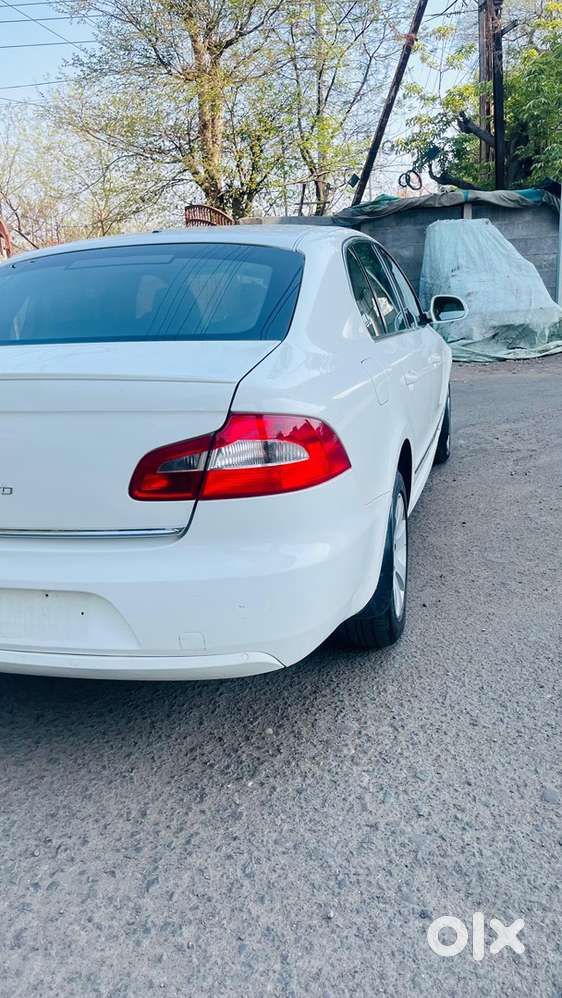 Skoda Superb Petrol 2013