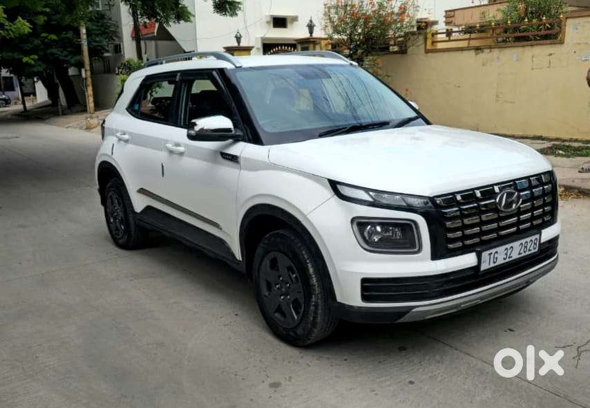 Hyundai Venue 1.2 S (o), 2024, Petrol