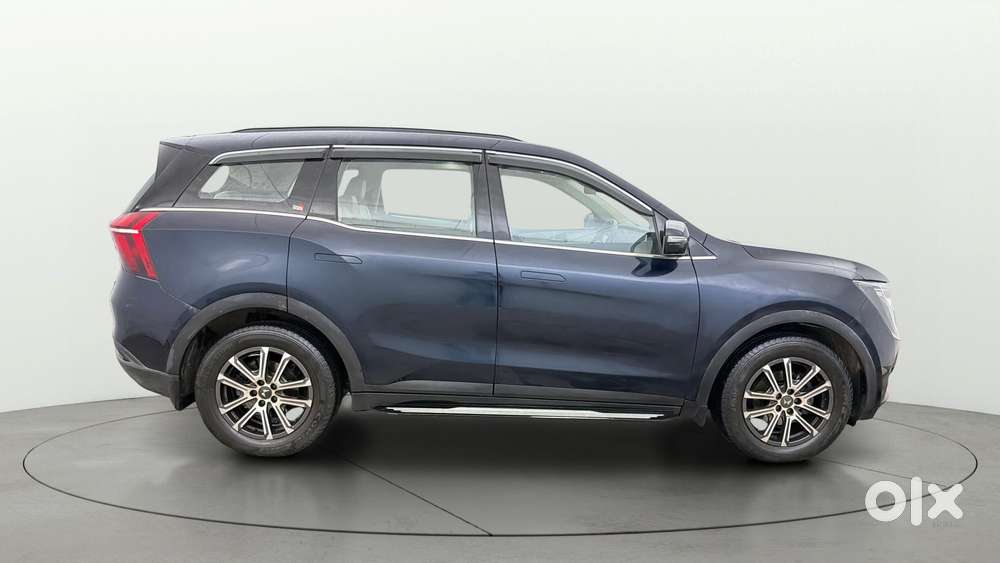Mahindra Xuv700 2.0 Ax 7 Petrol At Str, 2022, Petrol