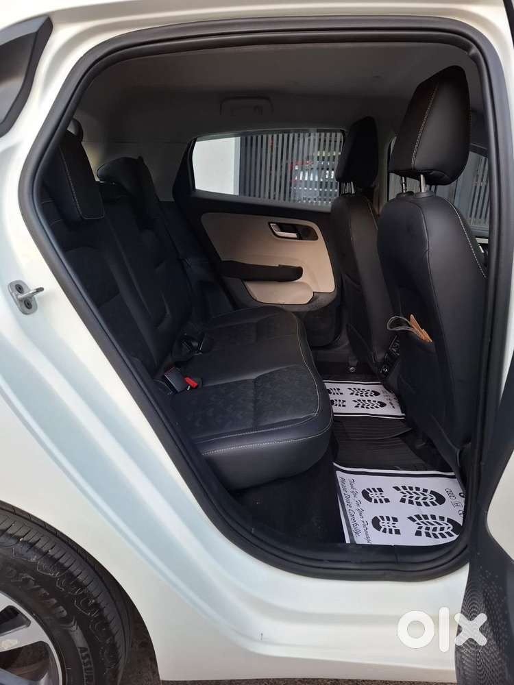 Tata Altroz Xza Plus (o) (s), 2023, Diesel