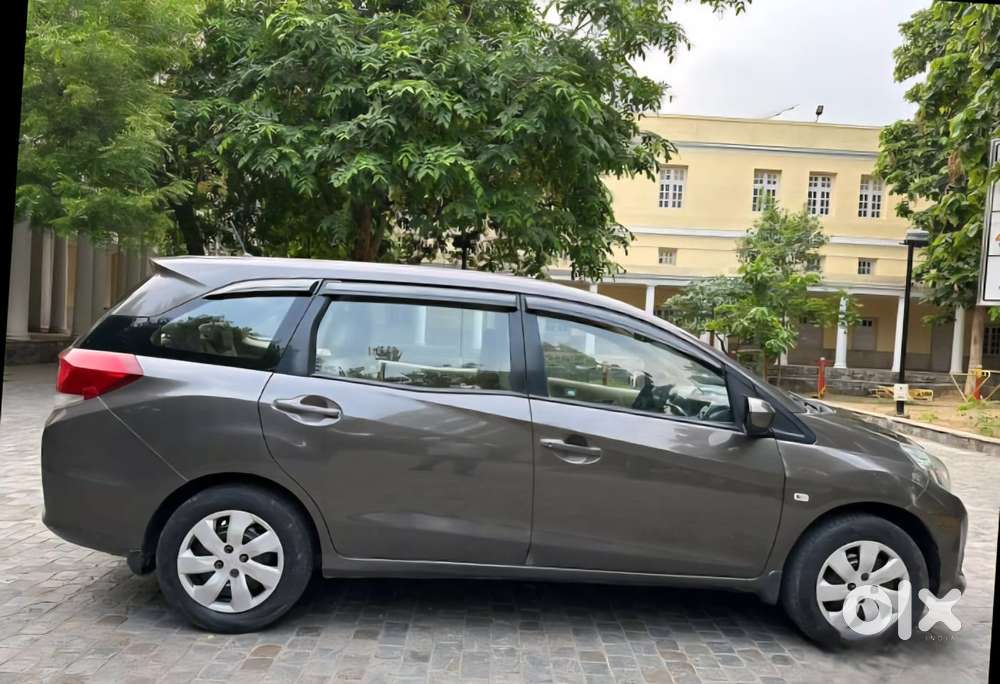Honda Mobilio 1.5 V I-vtec, 2016, Cng & Hybrids