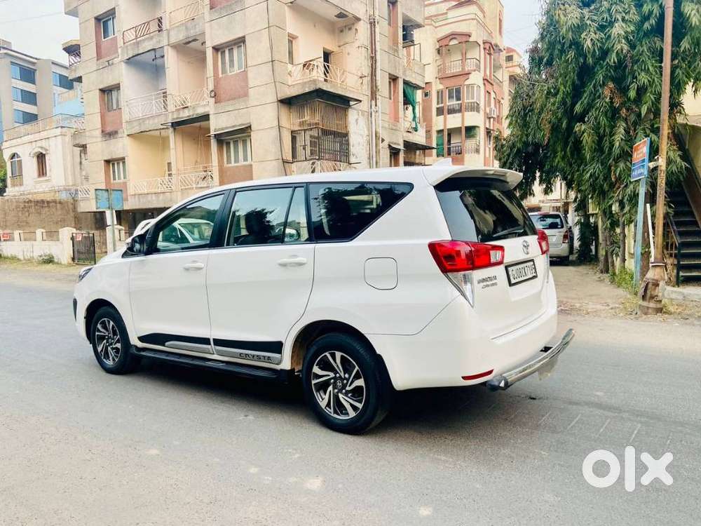 Toyota Innova Crysta 2.4 G Plus Mt 8 Str, 2022, Diesel