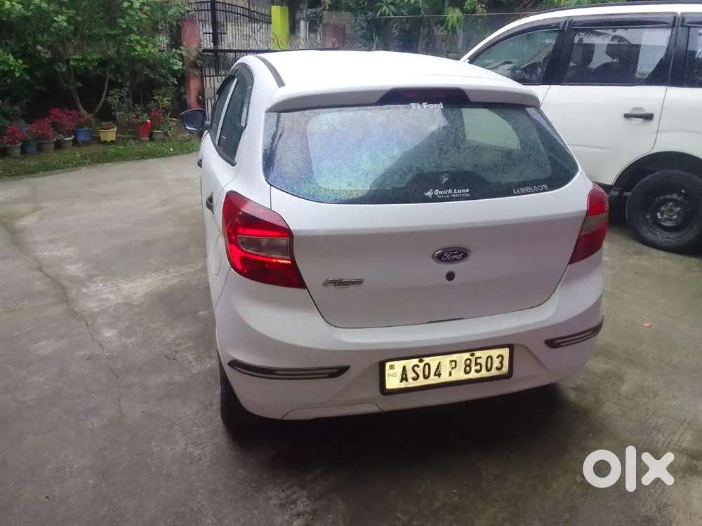 Ford Figo Petrol 2015