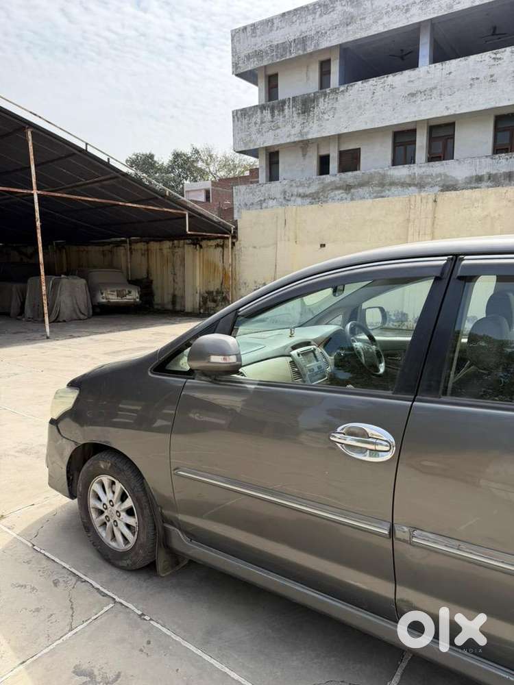 Toyota Innova V Varient 2012 Diesel Well Maintained