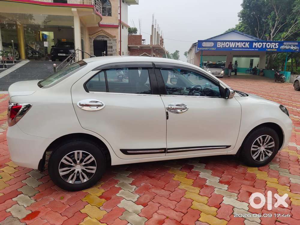 Maruti Suzuki Dzire 1.2 Vxi, 2023, Petrol