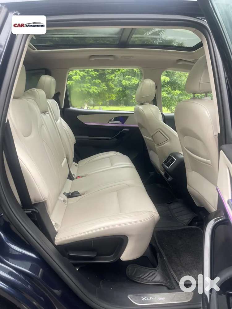 Mahindra Xuv700 2.2 Ax 7 Diesel At Luxury Pack Str Awd, 2023, Diesel