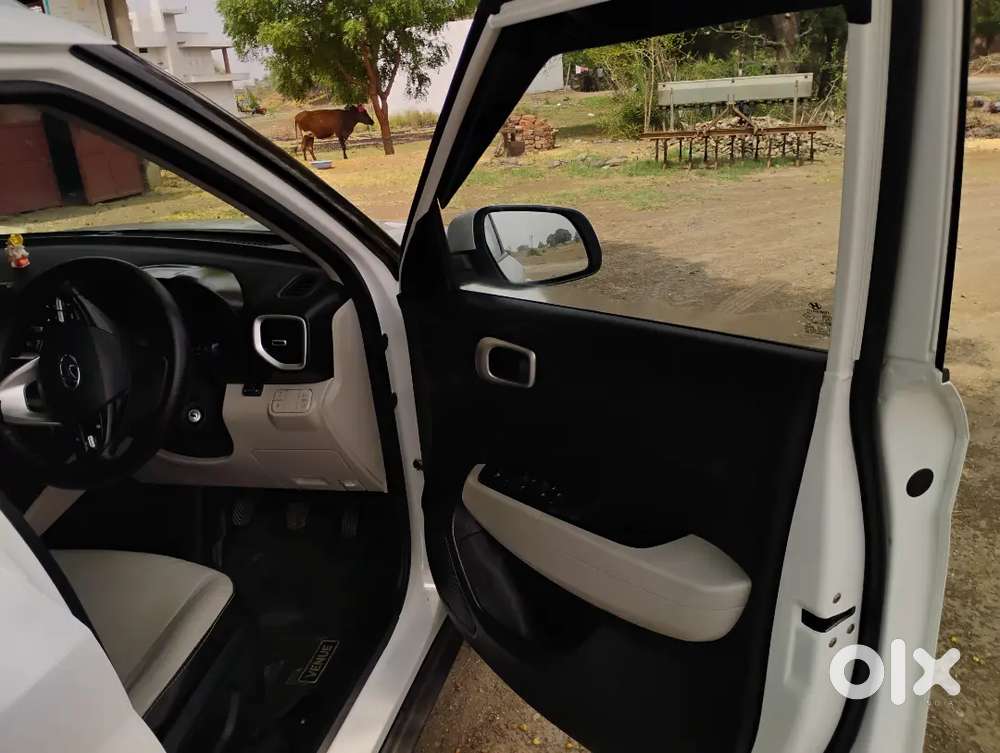 Hyundai Venue Petrol 2025