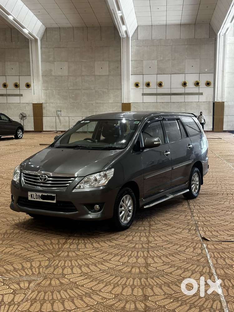 Toyota Innova 2009-2011 2.5 E 7 Str, 2012, Diesel