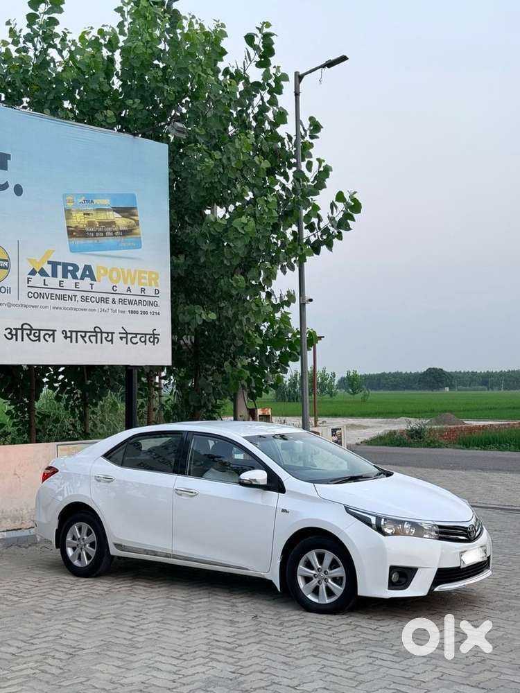 Just 22000 Km Driven 2014 Toyota Corolla Altis 2
