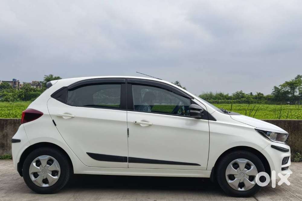 Tata Tiago 1.2 Revotron Xt (o), 2022, Petrol