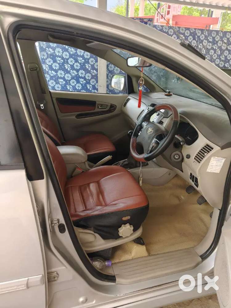 Well Maintained Single Handed Toyota Innova 2.5 Vx 2012 - 8seater