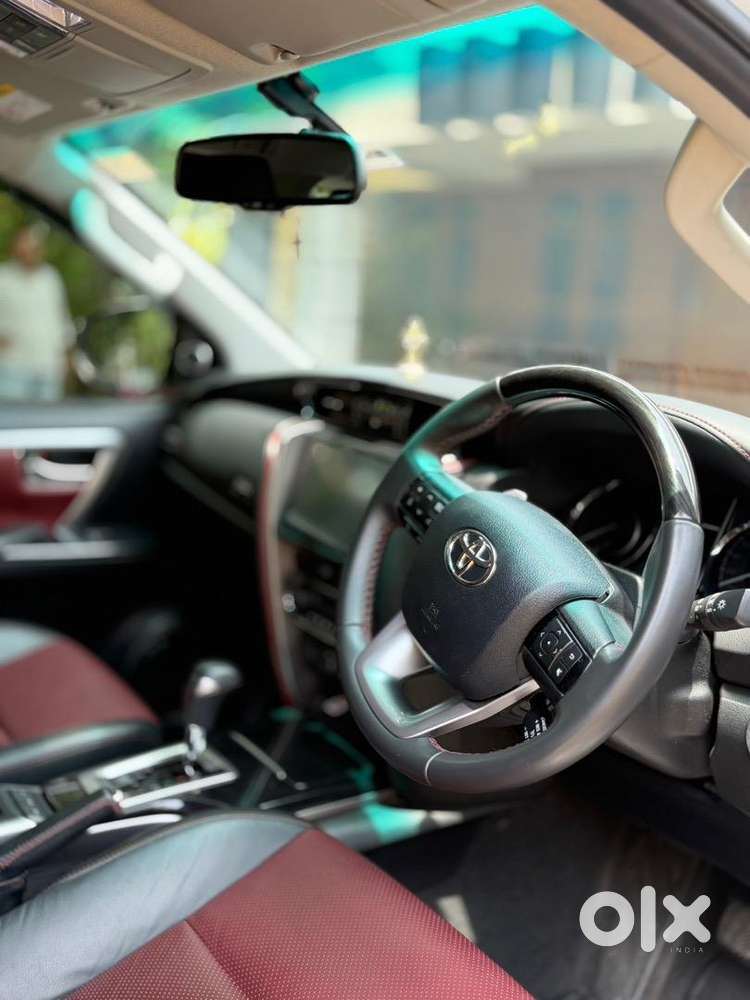 Toyota Fortuner Legender 2023