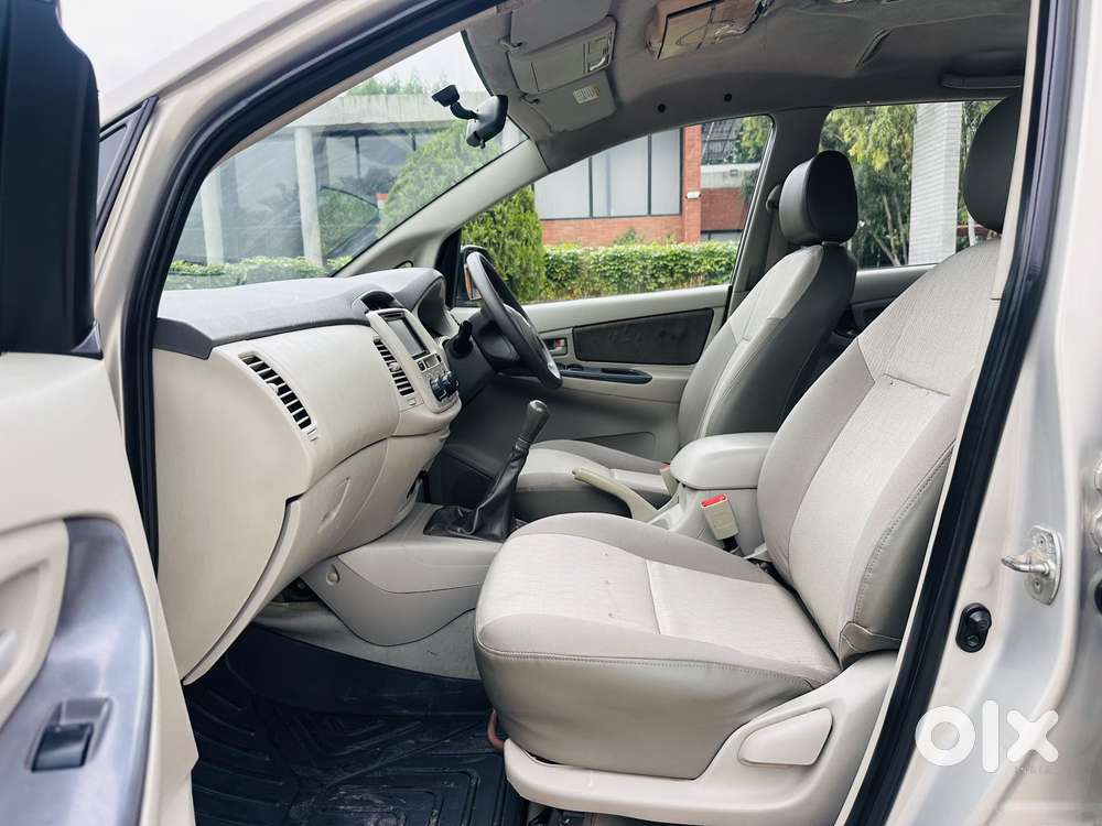 Toyota Innova 2.5 Gx 8 Str Bs-iii, 2015, Diesel