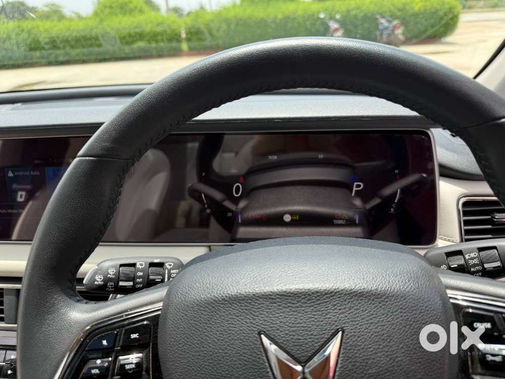 Mahindra Xuv700 2024 Diesel 15900 Km Driven