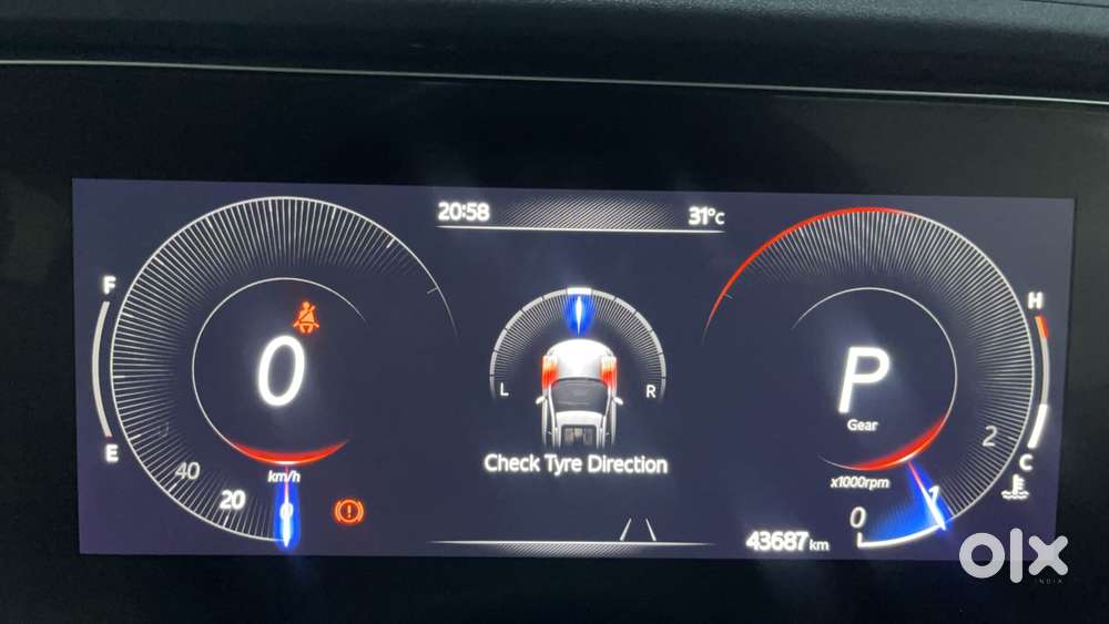 Mahindra Xuv700 2.2 Ax 7 Diesel At Luxury Pack Str, 2022, Diesel