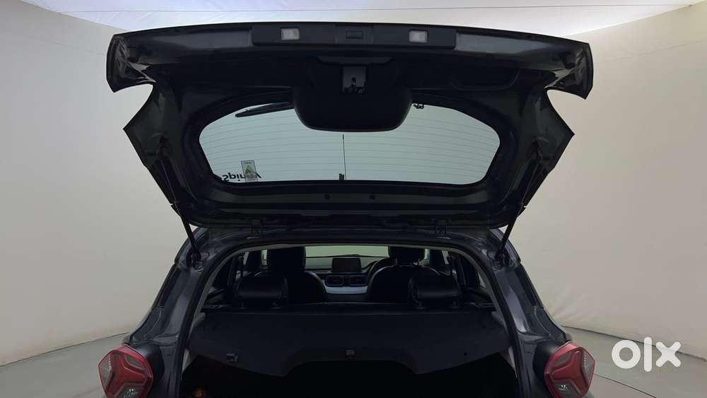 Tata Punch 1.2 Revotron Creative Amt Dual Tone, 2023, Petrol