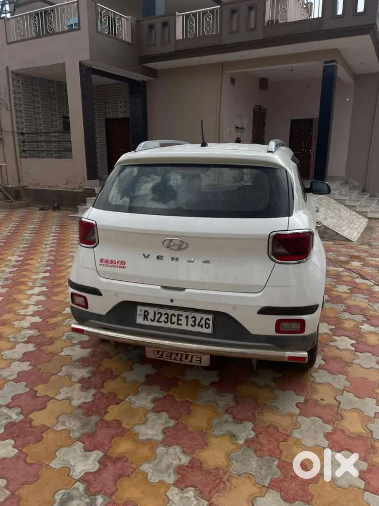 Hyundai Venue 2022 Petrol 30000 Km Driven