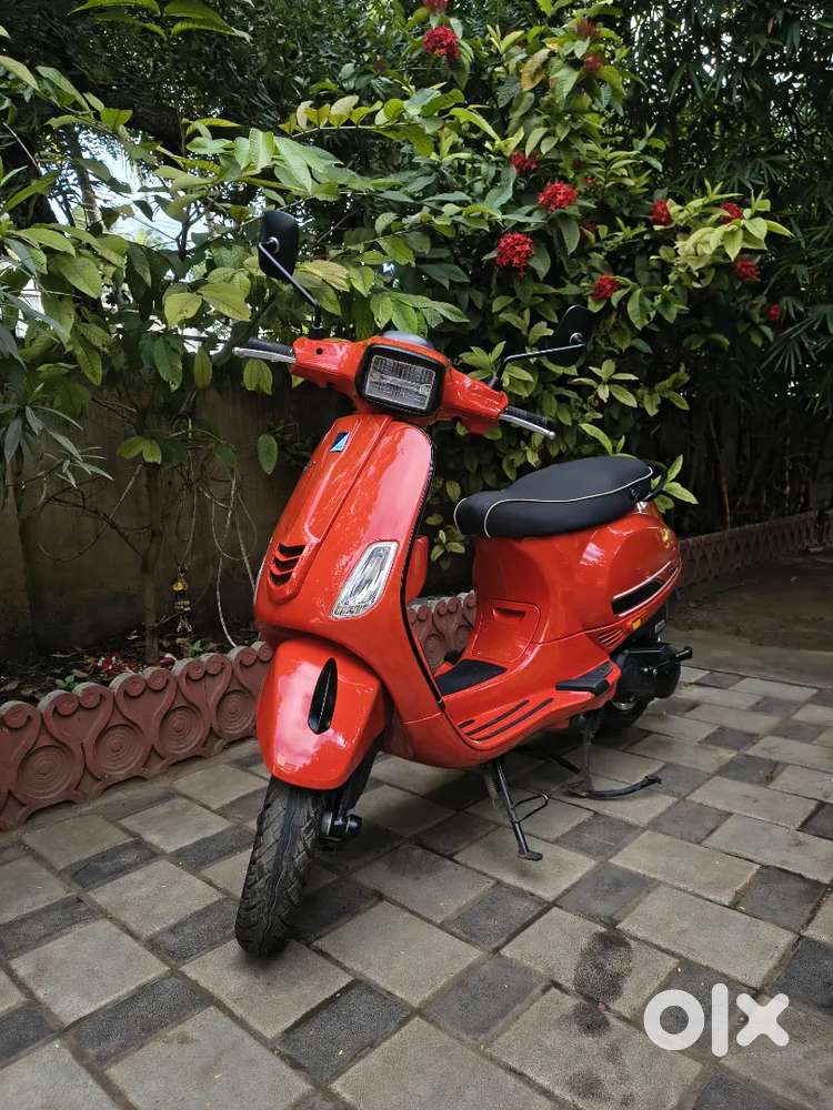 Best Condition Vespa SXL 125 Sports model For sale Scooters