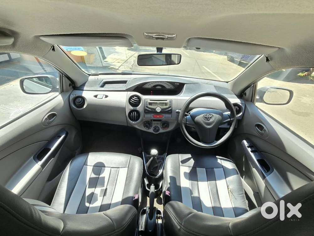 Toyota Etios Liva 2011-2012 G, 2011, Petrol
