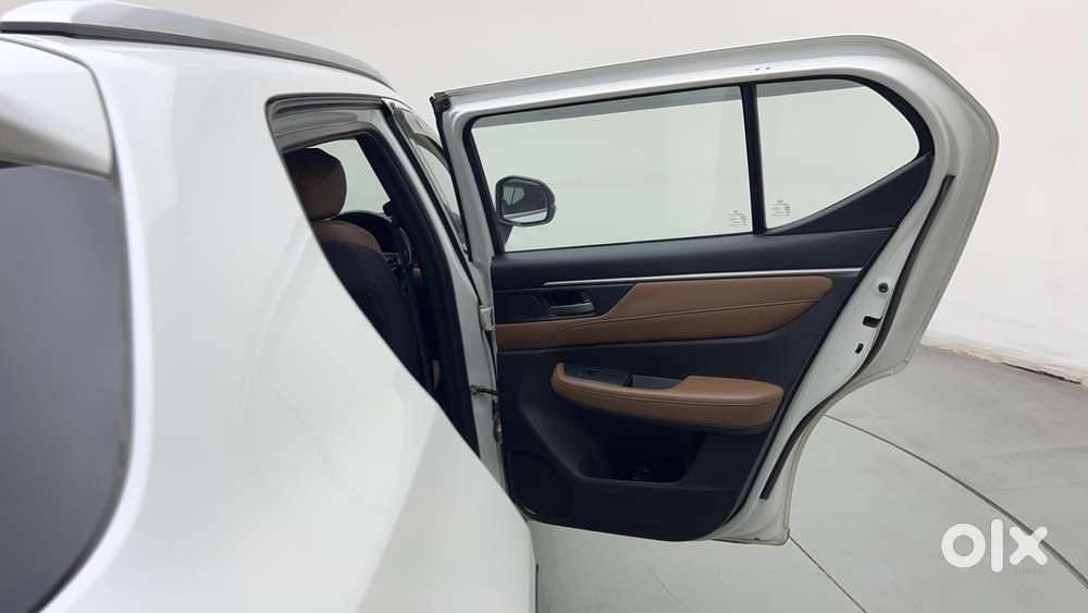 Honda Elevate Zx Cvt, 2023, Petrol