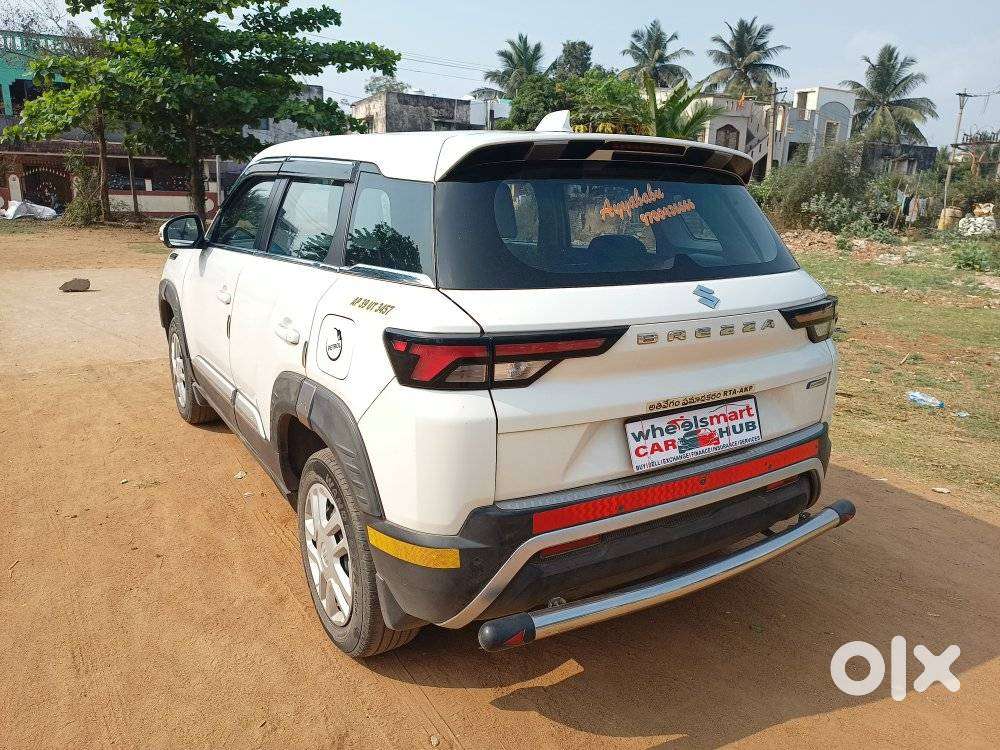 Maruti Suzuki Brezza 1.5 Lxi Smart Hybrid, 2023, Petrol