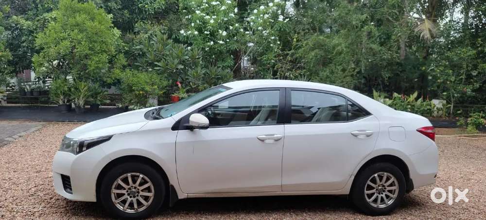 Toyota Corolla Altis 2014 Diesel 85000 Km Driven