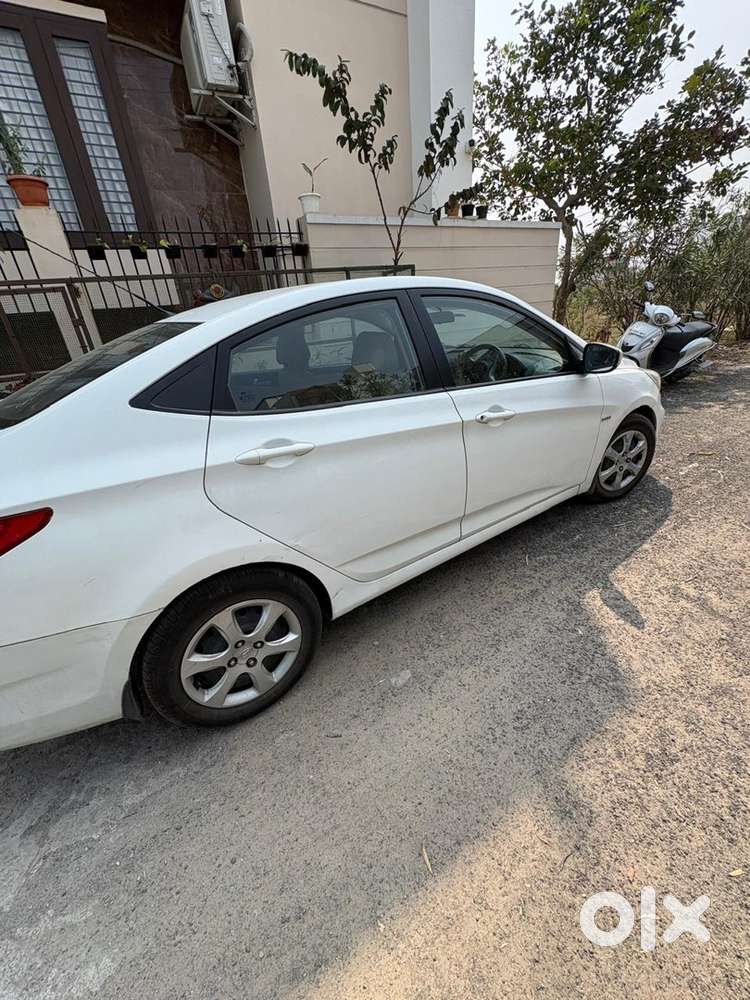 Hyundai Verna Petrol 2013