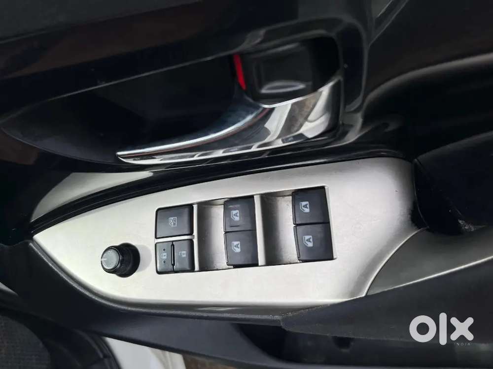 Innova Crysta 2016 V Well Maintained