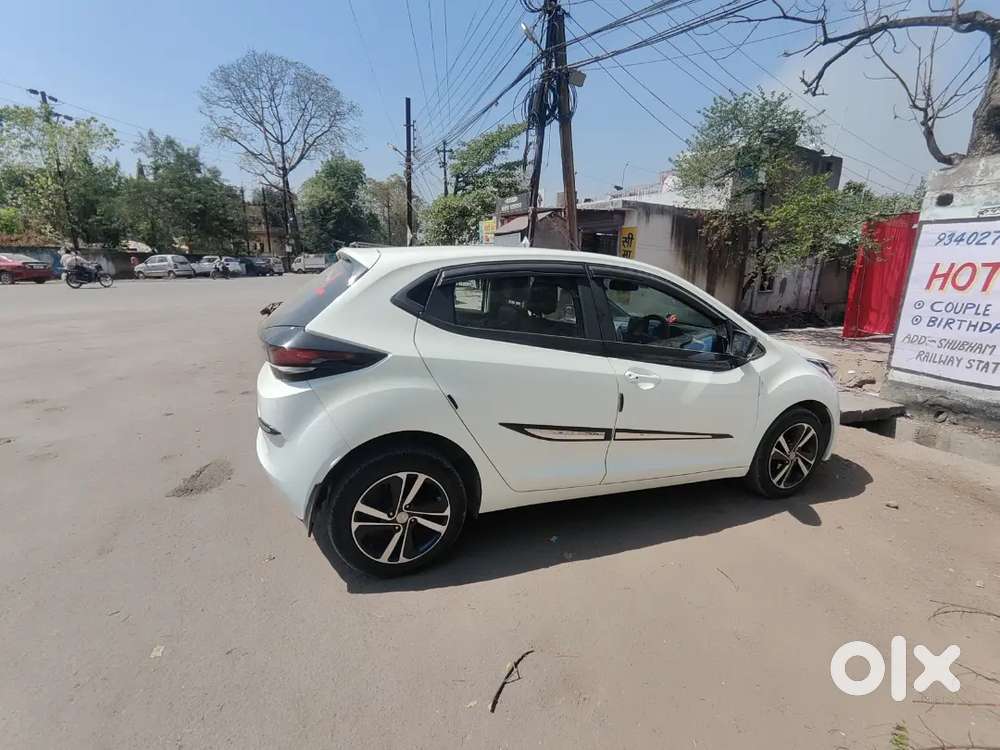 Tata Altroz 2023 Petrol 14958 Km Driven