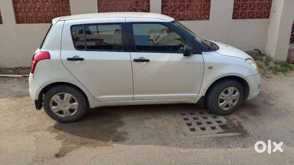 Maruti Suzuki Swift 2009 Petrol 44000 Km Driven