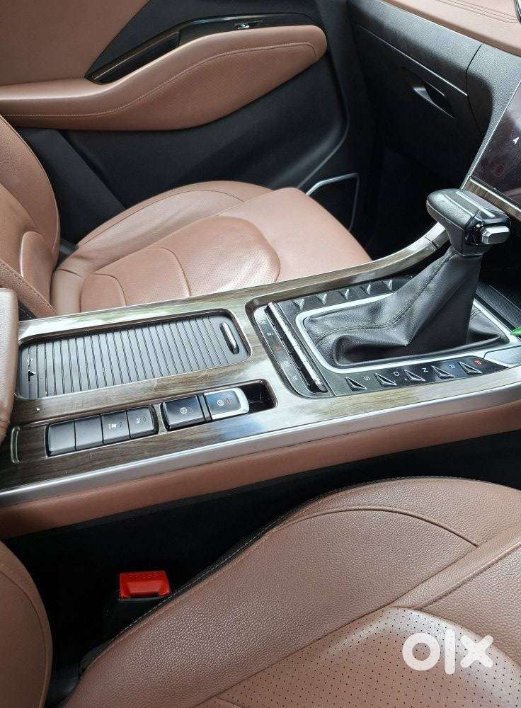 Mg Hector Plus Sharp Pro 1.5 Turbo Petrol Cvt 6 Str Dual Tone, 2023,..