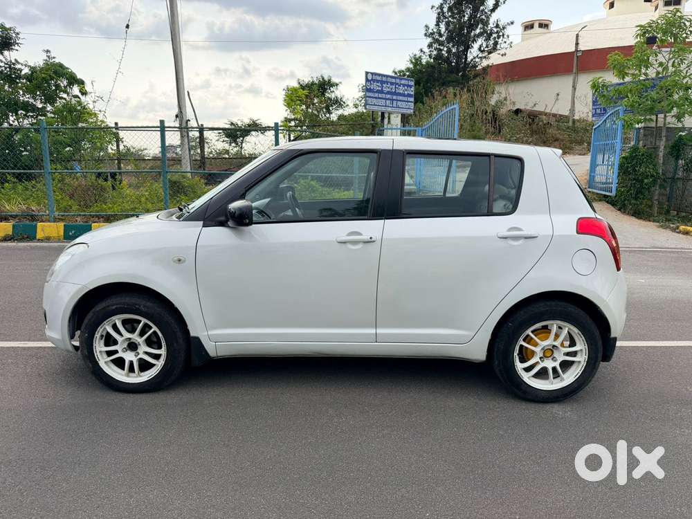 Maruti Suzuki Swift Vxi Abs Bsiv, 2009, Petrol