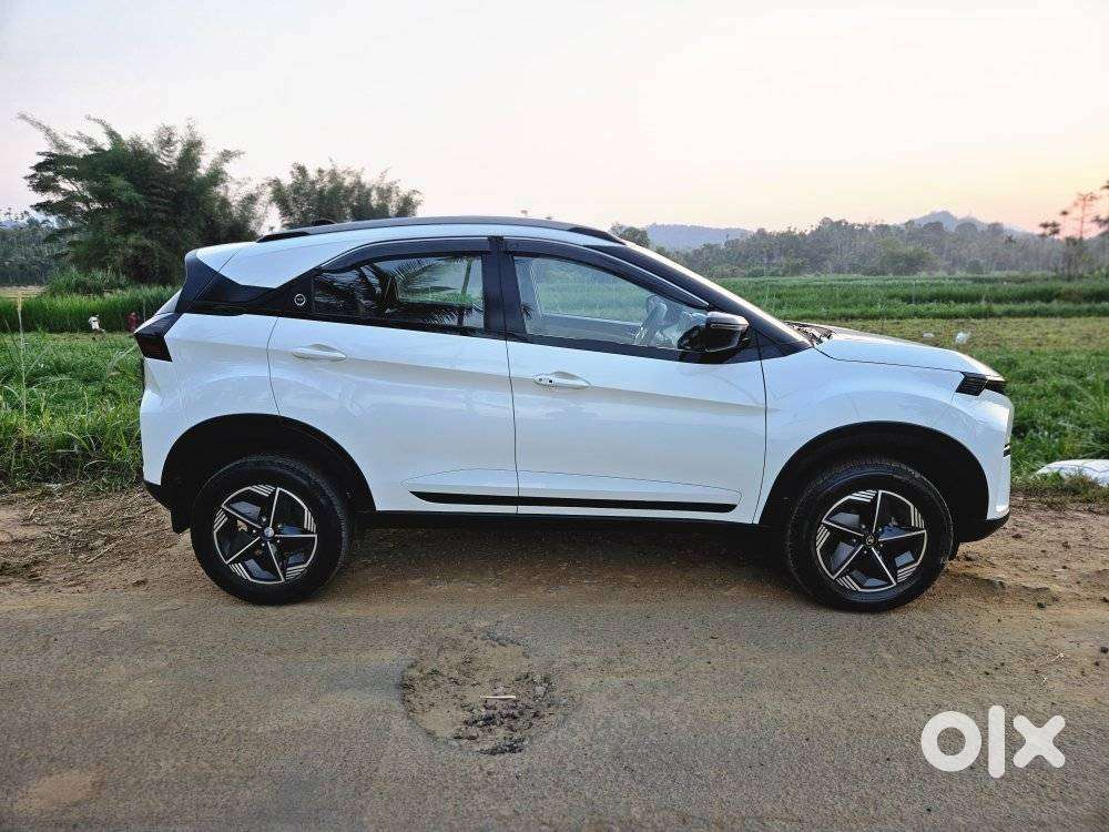 Tata Nexon 1.2 Revotron Xza Plus Dualtone, 2023, Petrol