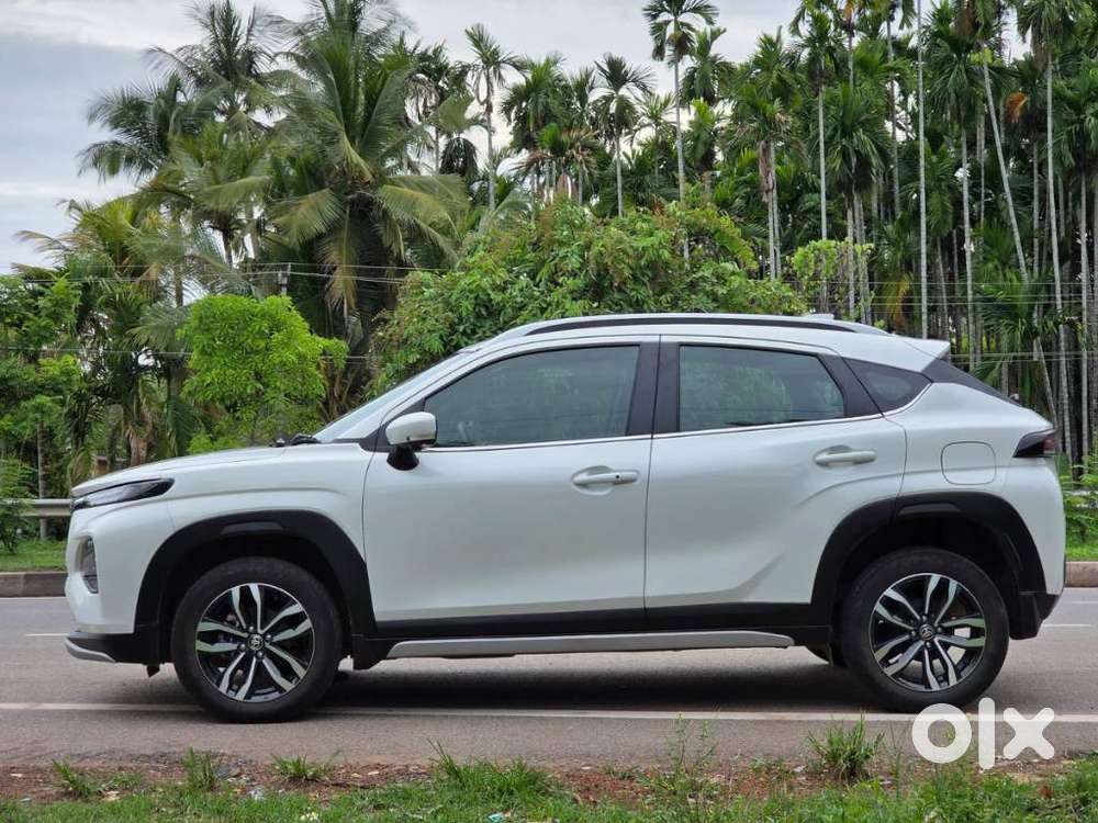 Toyota Urban Cruiser Taisor V 1.0 Petrol Mt, 2025, Petrol