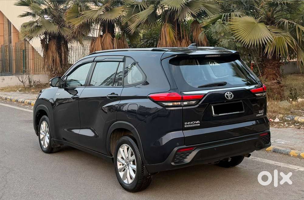 Toyota Innova Hycross 2.0 Vx Hybrid 7 Str, 2023, Petrol