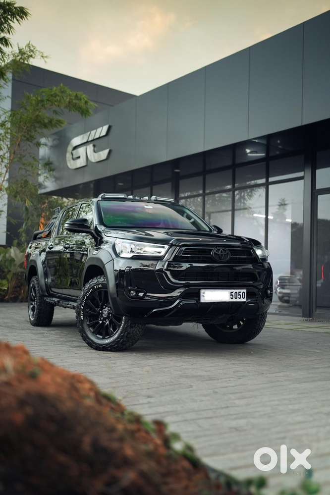Toyota Hilux Black Edition 2025