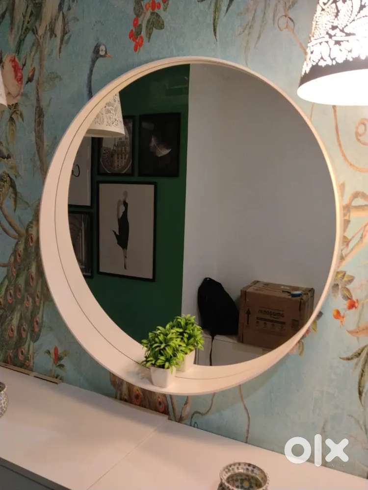 Stylish Round Mirror